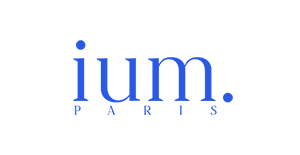 Logo ium bleu sur fond transparent